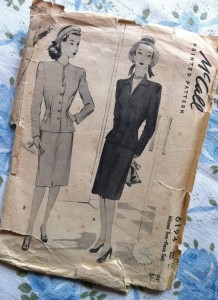 McCall 6194 40s suits